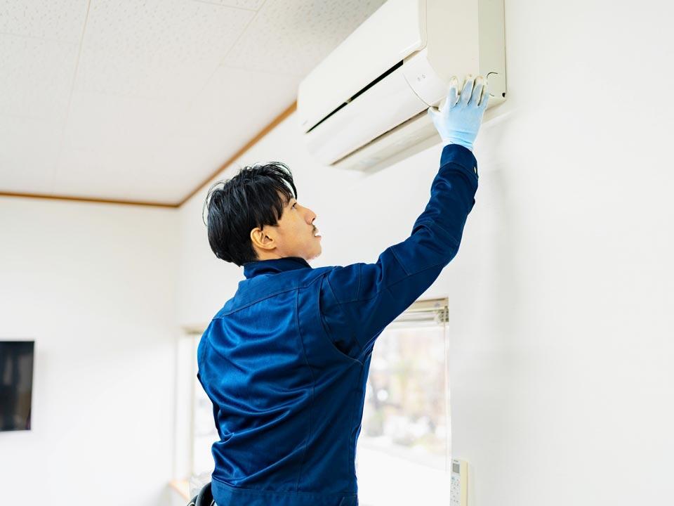 キッチン近くのエアコンが危ない？知って得するエアコン掃除の経済学