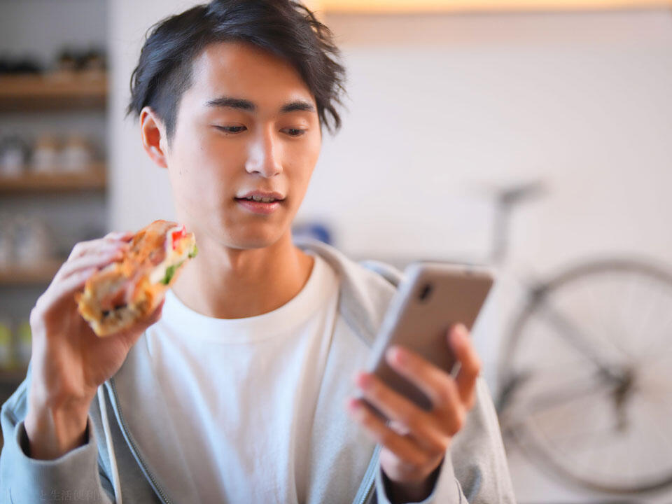食事キャンセル界隈はZ世代特有？X世代・Y世代との違いから考える